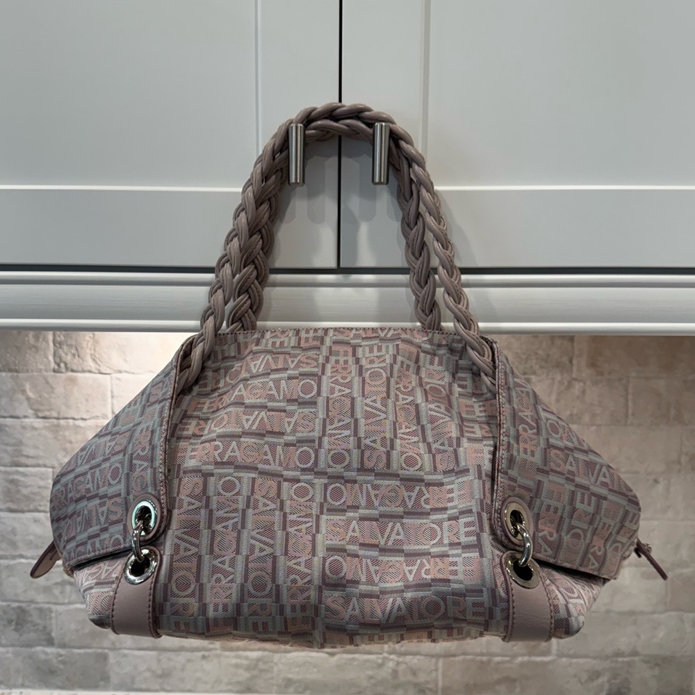 DoctorMum’s Live Show Deals on Lux & Designer Bags & More! - Picture 15 of 16